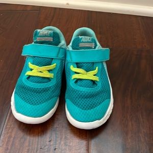 Nike Teal sneakers